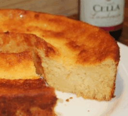Bolo de queijo com leite condensado: receita cremosa, fácil e irresistível