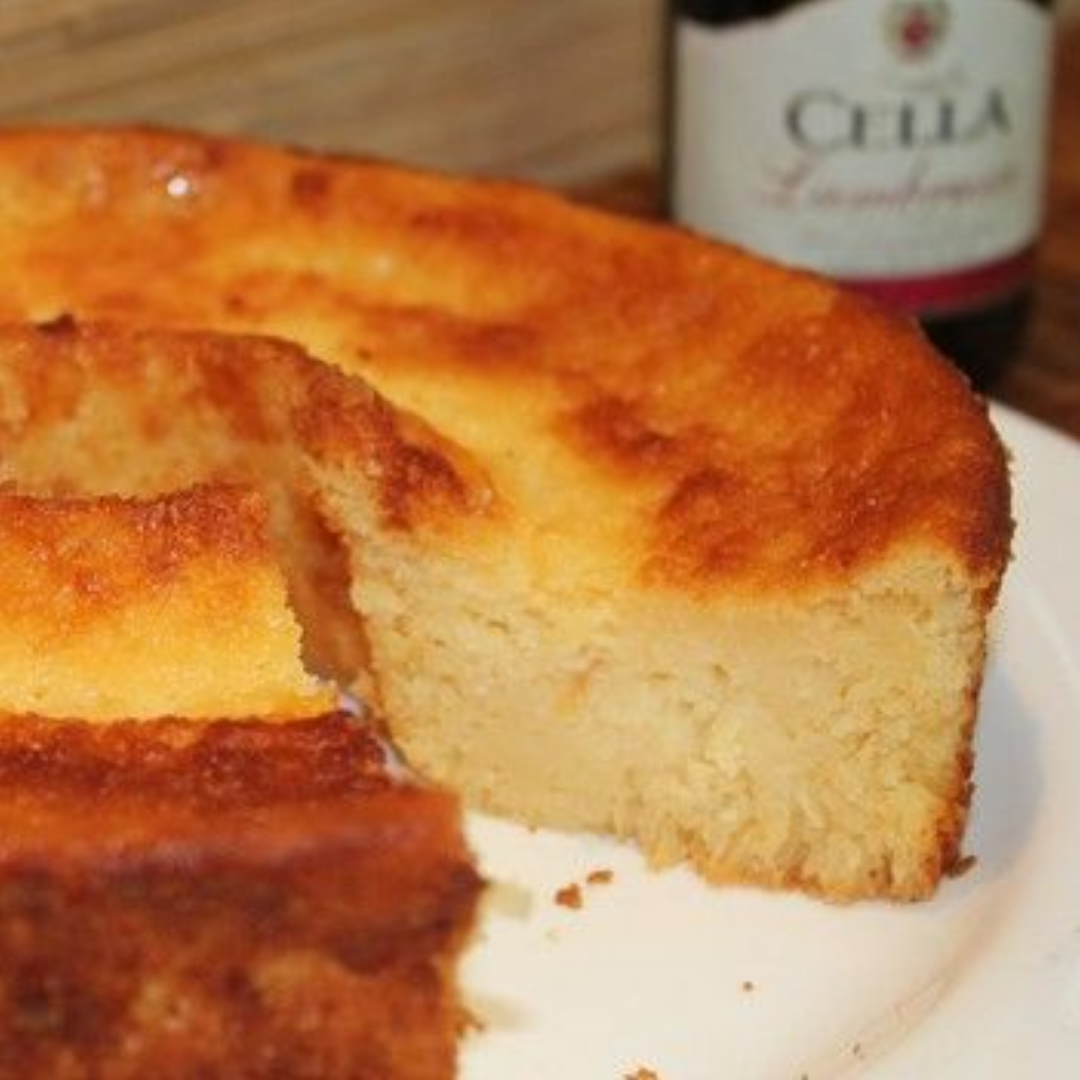 Bolo de queijo com leite condensado