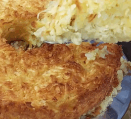Bolo de mandioca com coco: aprenda a clássica receita funcional e irresistível