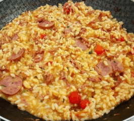 Risoto de Calabresa com Queijo Cremoso: Receita de Restaurante na Sua Casa